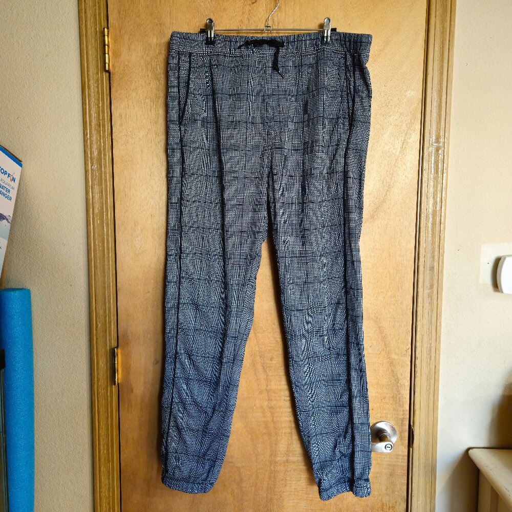 Empyre Joggers XL Black White